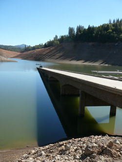 Pollock Bridge emerging out of Shasta Lake in 2008