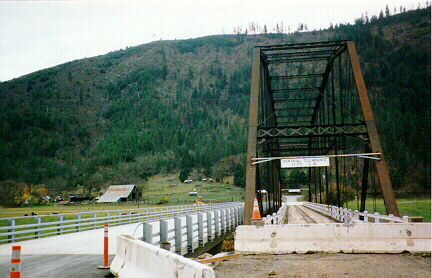 Walker Bridge, old and new. 